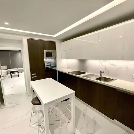Platform 357 Armenias Luxury In * Nikozja